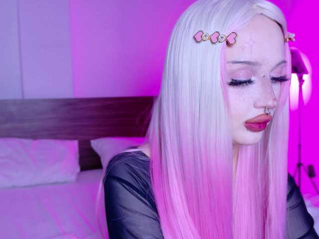lolykari live cam on BongaCams