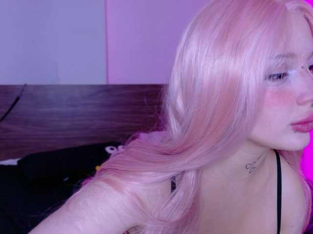 lolykari live cam on BongaCams