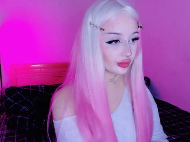 lolykari live cam on BongaCams