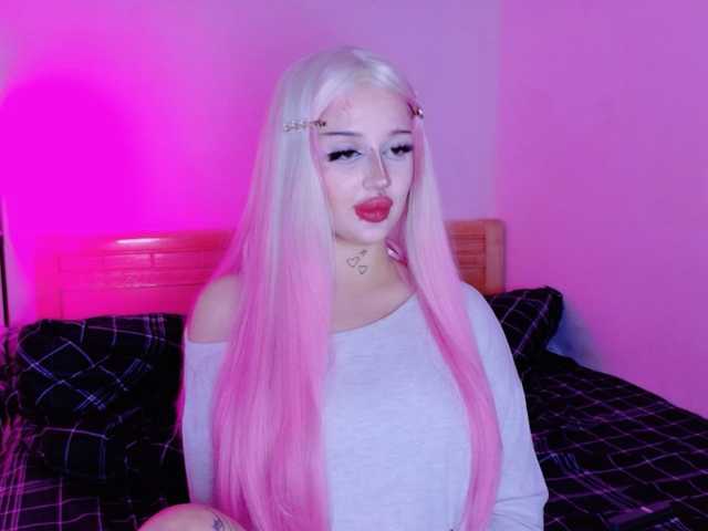 lolykari live cam on BongaCams