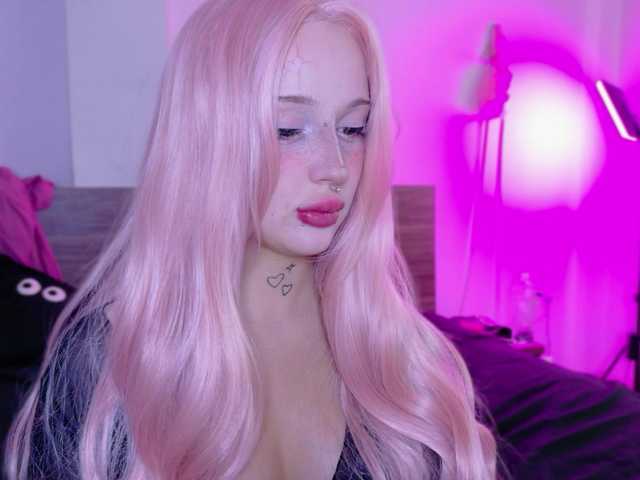 lolykari live cam on BongaCams
