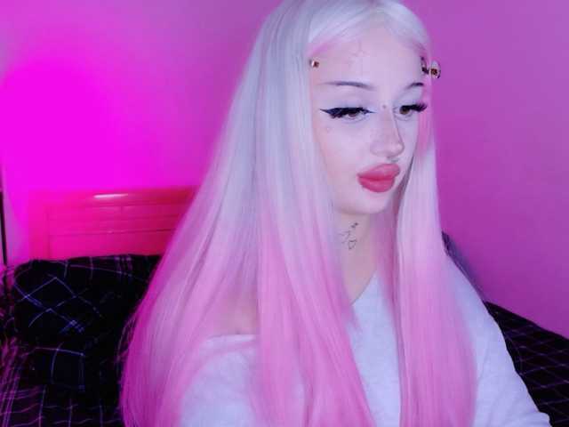 lolykari live cam on BongaCams