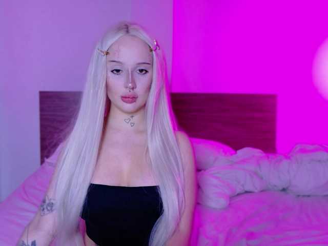 lolykari live cam on BongaCams