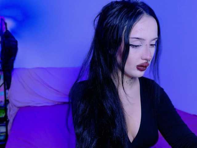 lolykari live cam on BongaCams