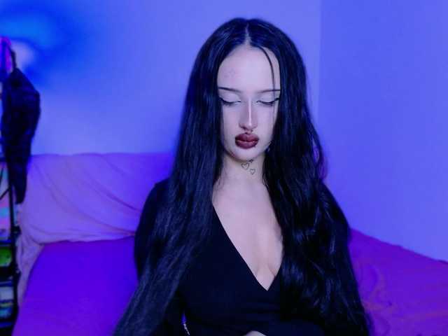 lolykari live cam on BongaCams