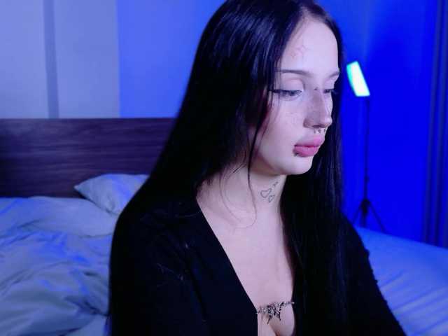 lolykari live cam on BongaCams