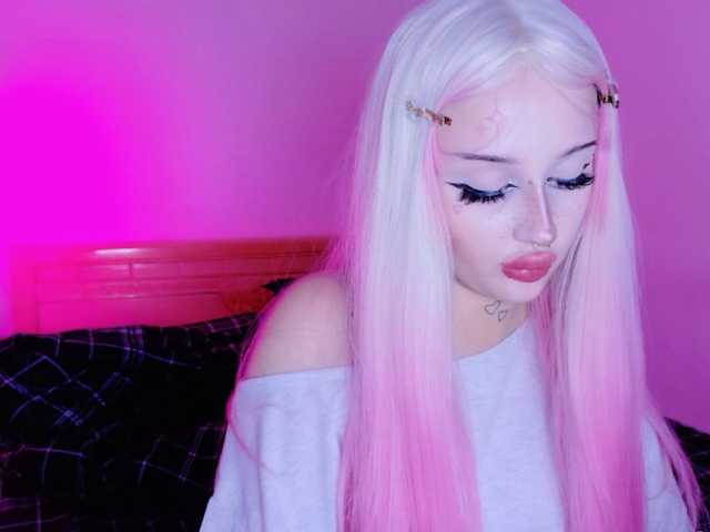 lolykari live cam on BongaCams