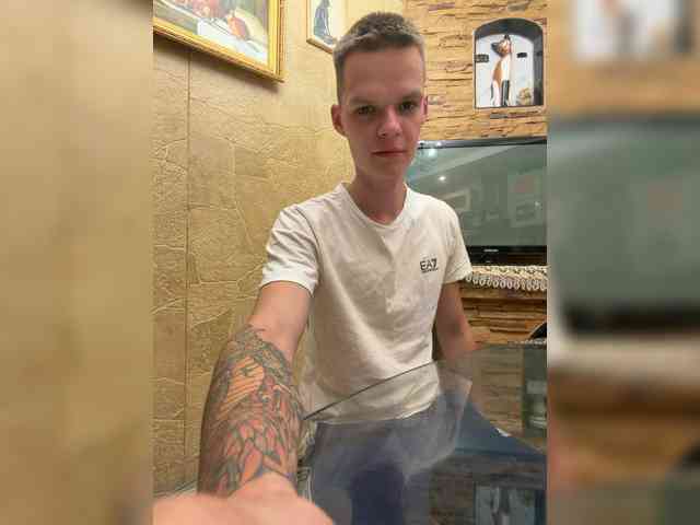 Edward70 Live Webcam on BongaCams