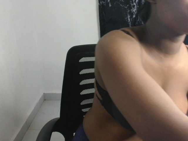 Nasty-fatpussyy