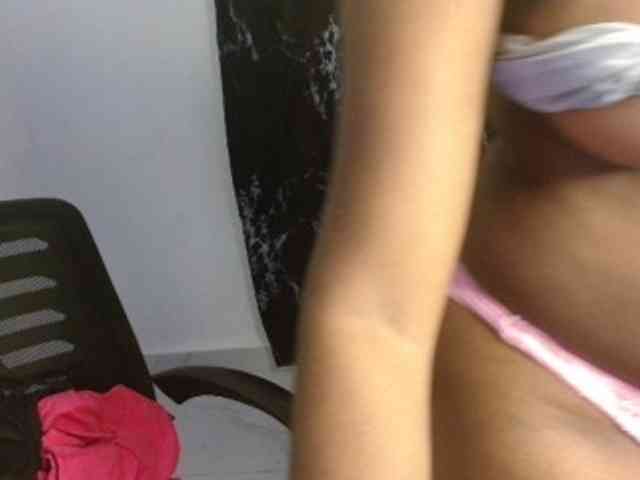 Creamy-blueberry webcam