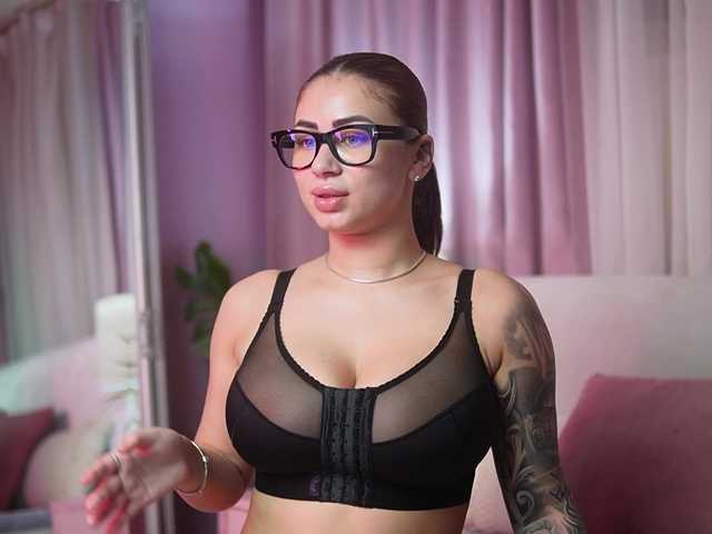 AmeliaBarbie live cam on BongaCams