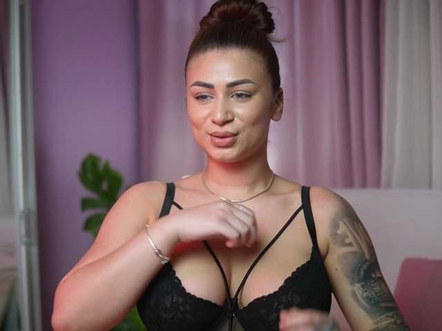 AmeliaBarbie's BongaCams show and profile