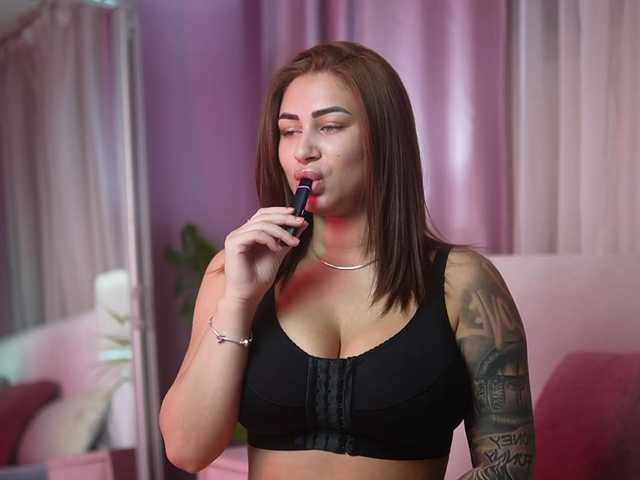 AmeliaBarbie live cam on BongaCams