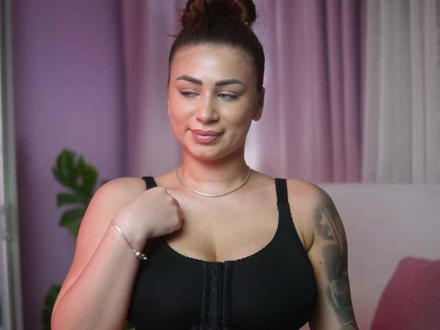 AmeliaBarbie's BongaCams show and profile