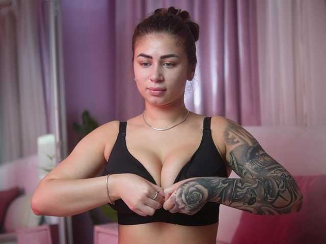 AmeliaBarbie live cam on BongaCams