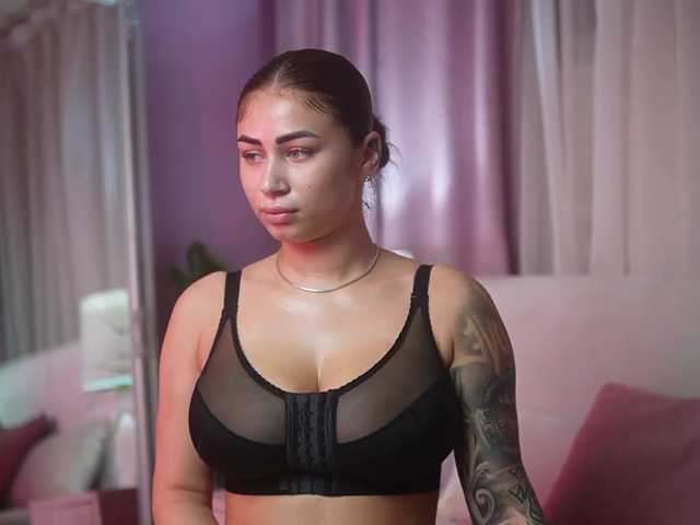 AmeliaBarbie live cam on BongaCams