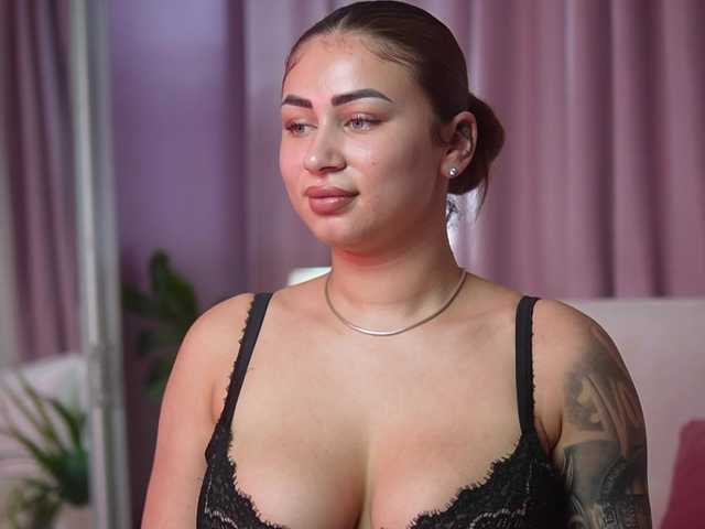 AmeliaBarbie live cam on BongaCams