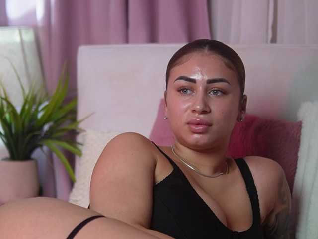 AmeliaBarbie live cam on BongaCams