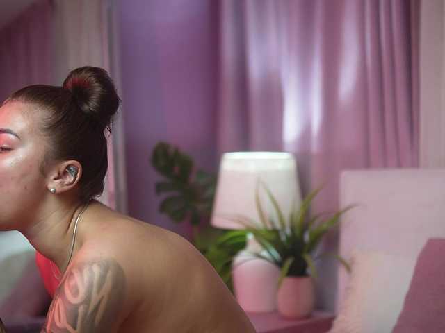 AmeliaBarbie live cam on BongaCams