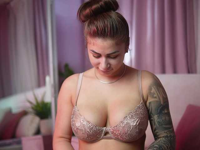 AmeliaBarbie live cam on BongaCams