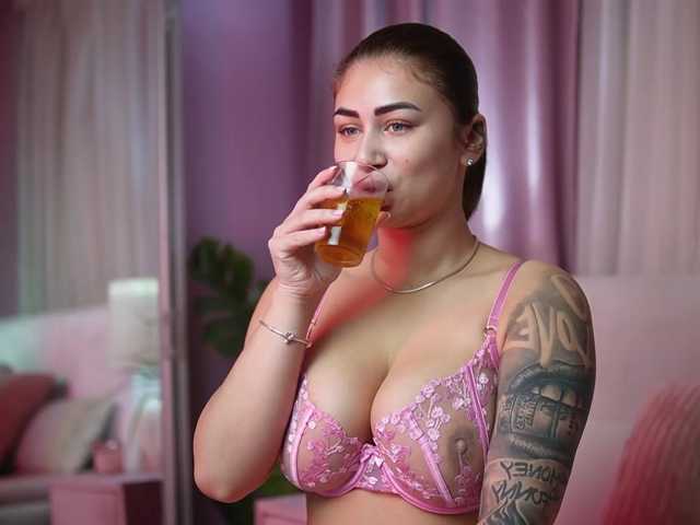 AmeliaBarbie live cam on BongaCams