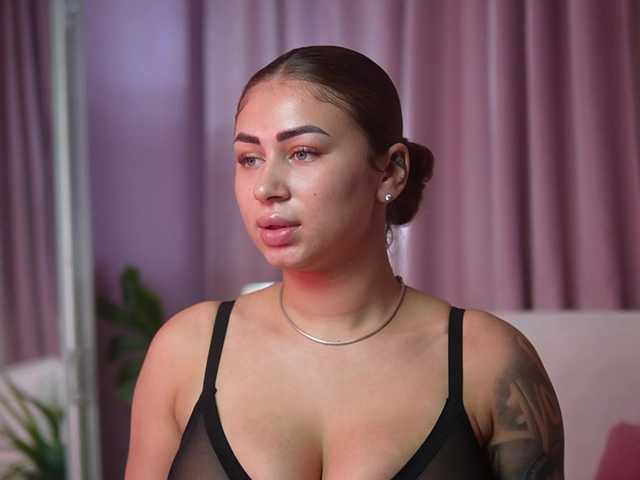 AmeliaBarbie live cam on BongaCams