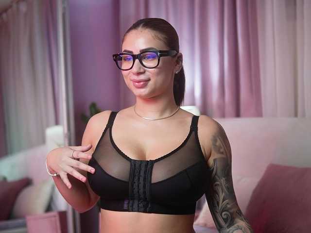AmeliaBarbie live cam on BongaCams