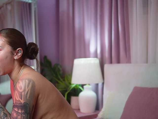 AmeliaBarbie live cam on BongaCams