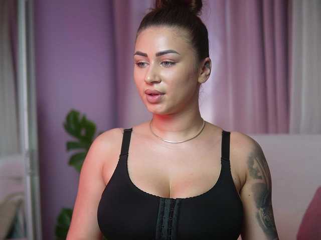 AmeliaBarbie's BongaCams show and profile