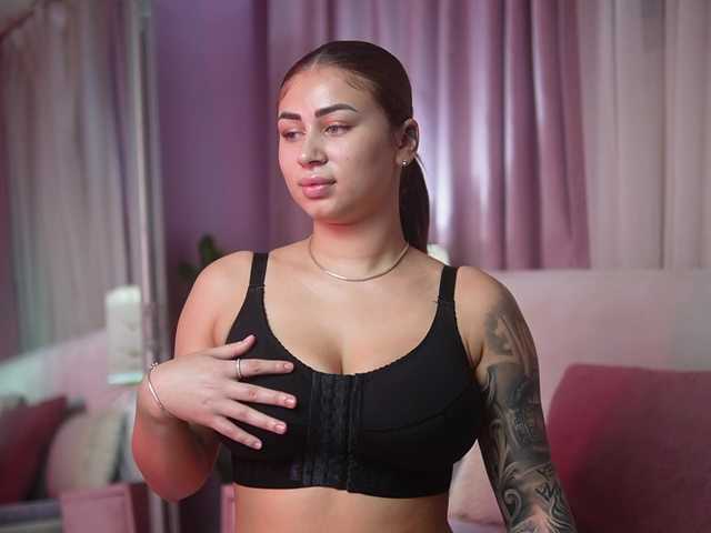 AmeliaBarbie live cam on BongaCams