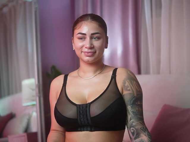 AmeliaBarbie live cam on BongaCams