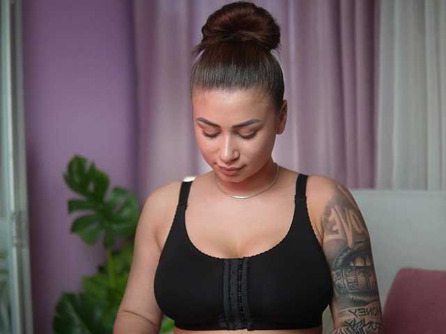 AmeliaBarbie's BongaCams show and profile