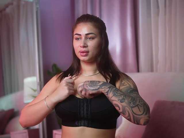 AmeliaBarbie live cam on BongaCams