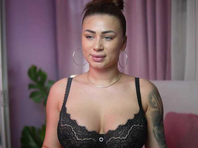 AmeliaBarbie's BongaCams show and profile