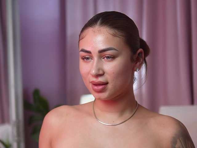 AmeliaBarbie live cam on BongaCams