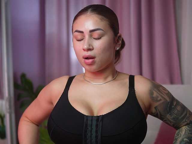 AmeliaBarbie live cam on BongaCams