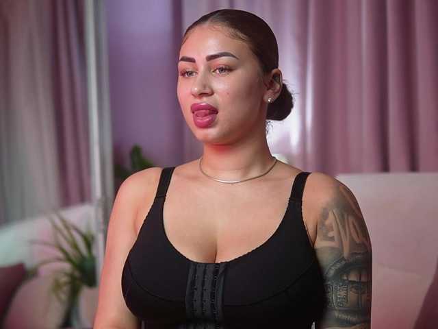 AmeliaBarbie live cam on BongaCams