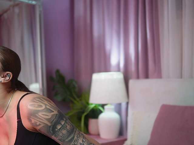 AmeliaBarbie live cam on BongaCams