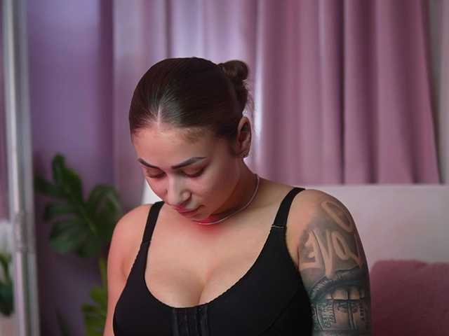 AmeliaBarbie live cam on BongaCams
