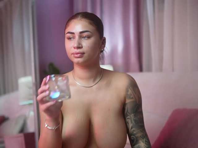 AmeliaBarbie live cam on BongaCams