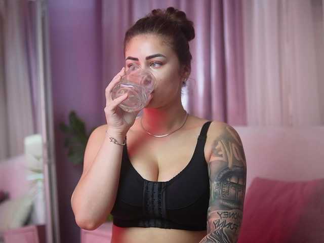 AmeliaBarbie live cam on BongaCams