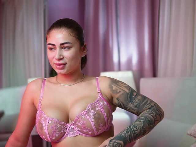 AmeliaBarbie live cam on BongaCams