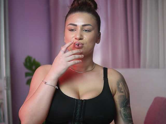 AmeliaBarbie's BongaCams show and profile