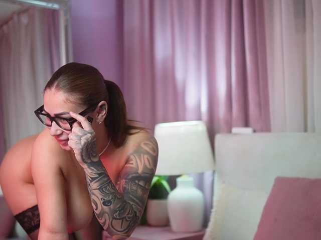 AmeliaBarbie live cam on BongaCams