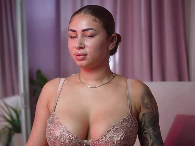 AmeliaBarbie live cam on BongaCams
