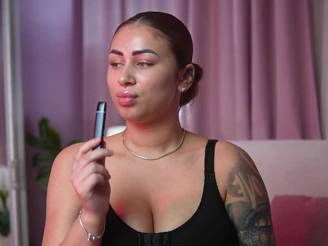 AmeliaBarbie live cam on BongaCams
