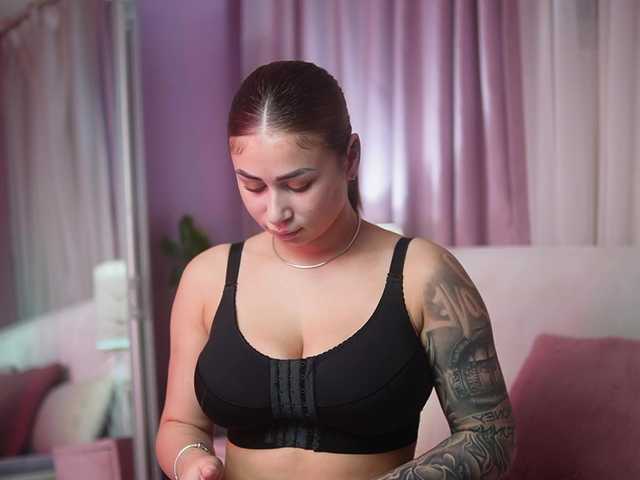 AmeliaBarbie live cam on BongaCams