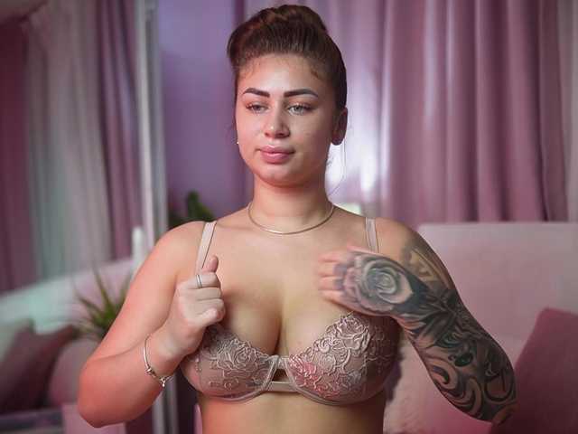 AmeliaBarbie live cam on BongaCams