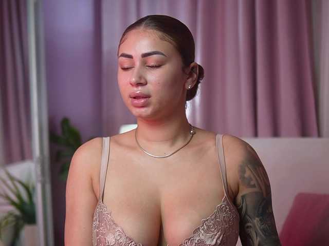 AmeliaBarbie live cam on BongaCams
