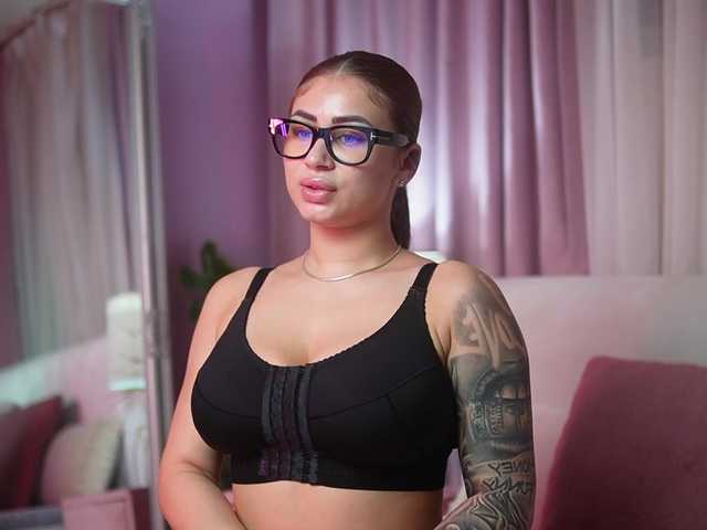 AmeliaBarbie live cam on BongaCams